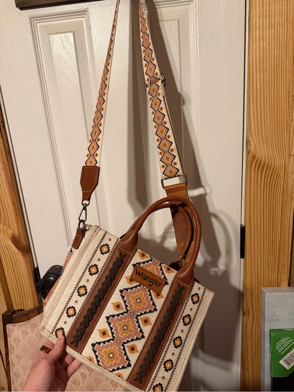 Wrangler Geometric Aztec Tote in Cream and Brown